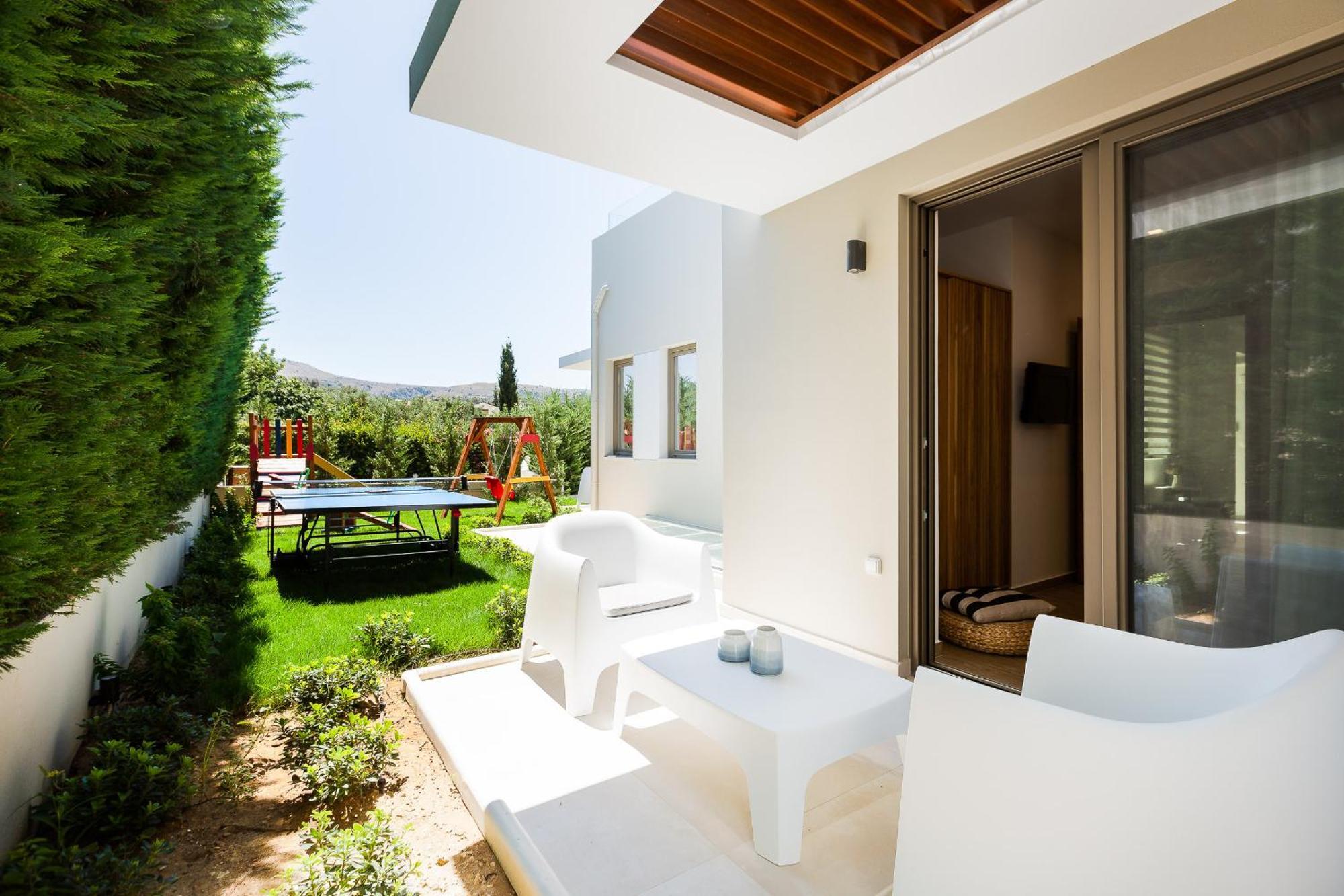 Vasilios Villa, With Pool, Gym & Close To Beach, By Thinkvilla Loutra Exterior foto