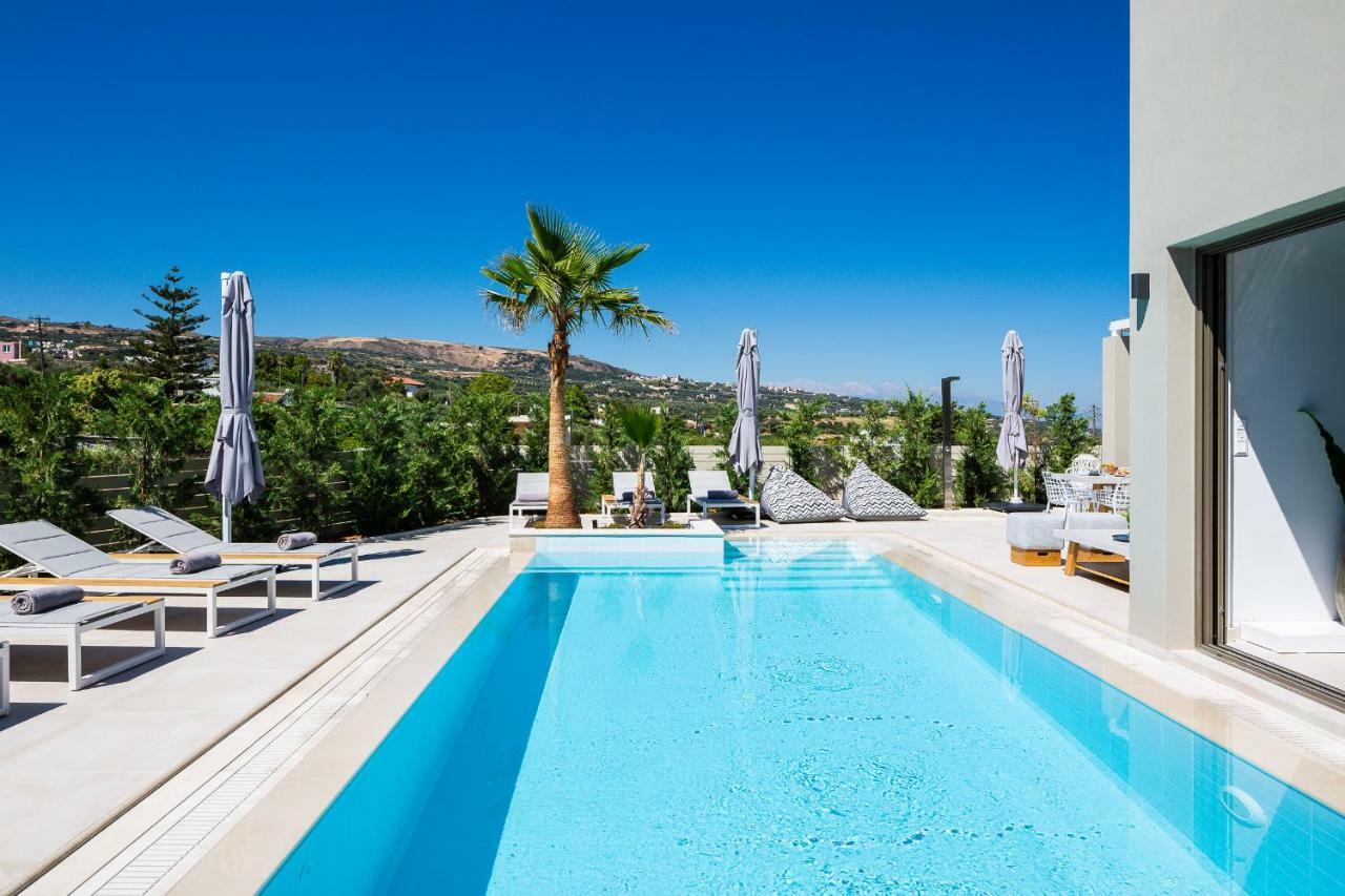 Vasilios Villa, With Pool, Gym & Close To Beach, By Thinkvilla Loutra Exterior foto